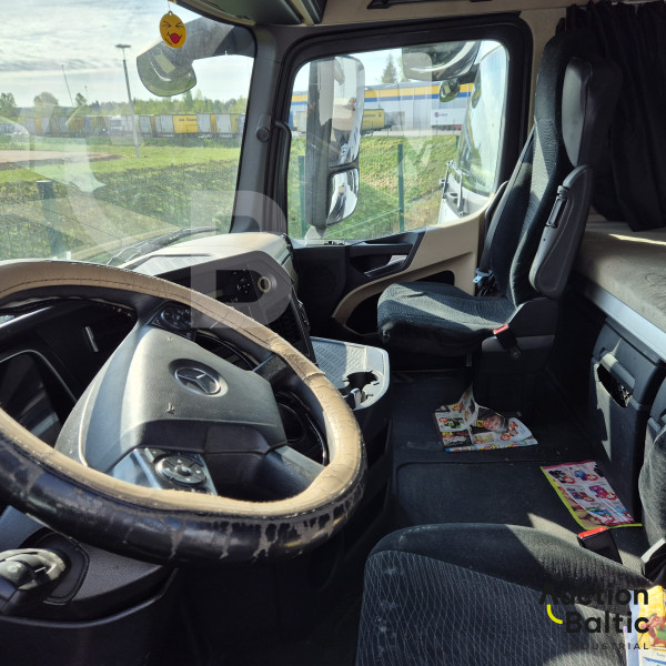 Mercedes-Benz Actros 1845