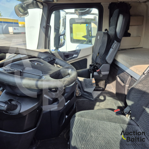 Mercedes-Benz Actros 1845