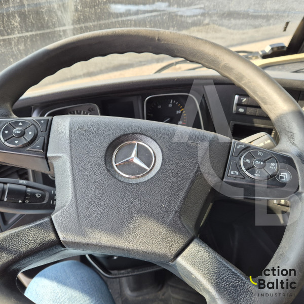 Mercedes-Benz Actros 1845