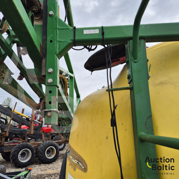 John Deere 740