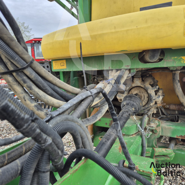 John Deere 740