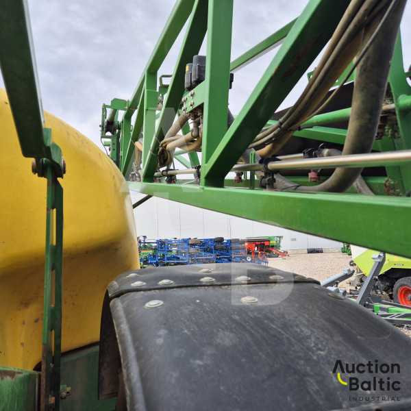 John Deere 740