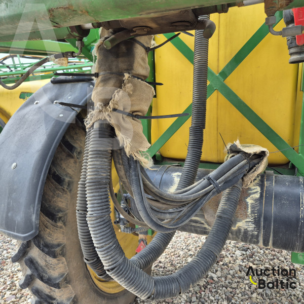 John Deere 740