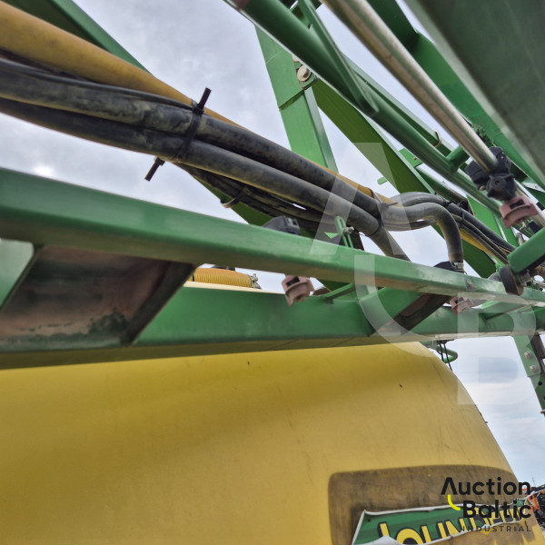 John Deere 740