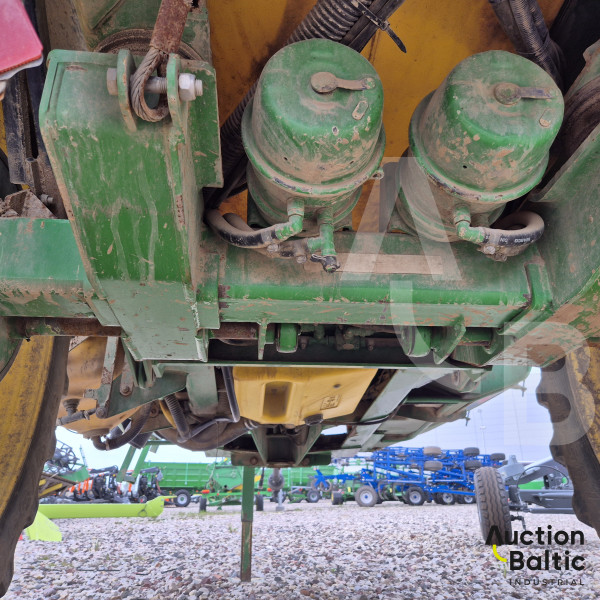 John Deere 740