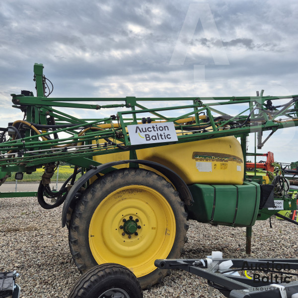 John Deere 740