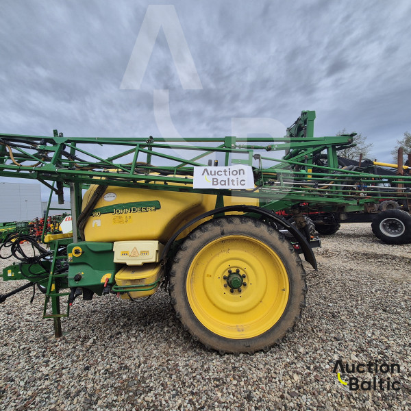 John Deere 740