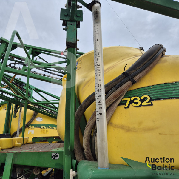 John Deere 732