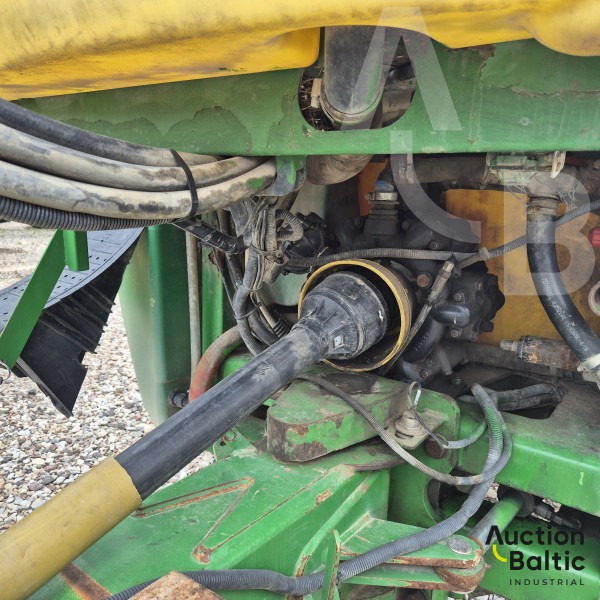 John Deere 732