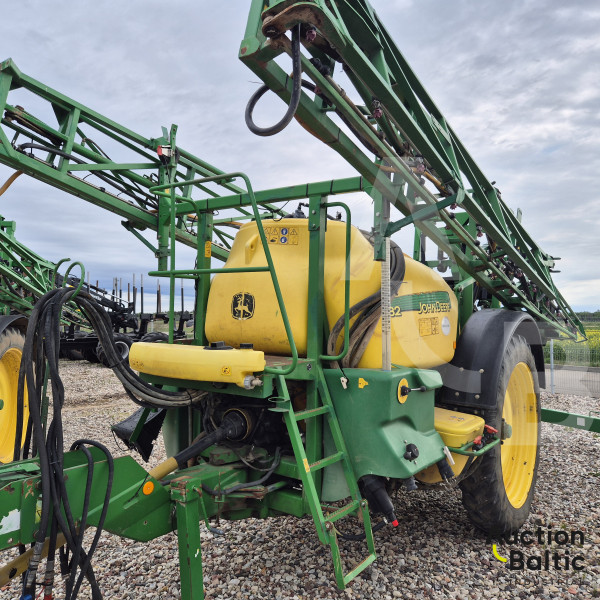 John Deere 732