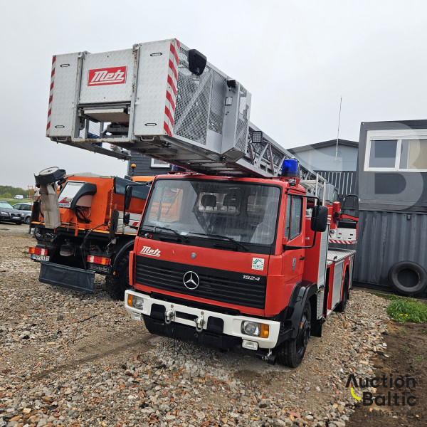 Mercedes-Benz 1524 METZ DLK 23-12
