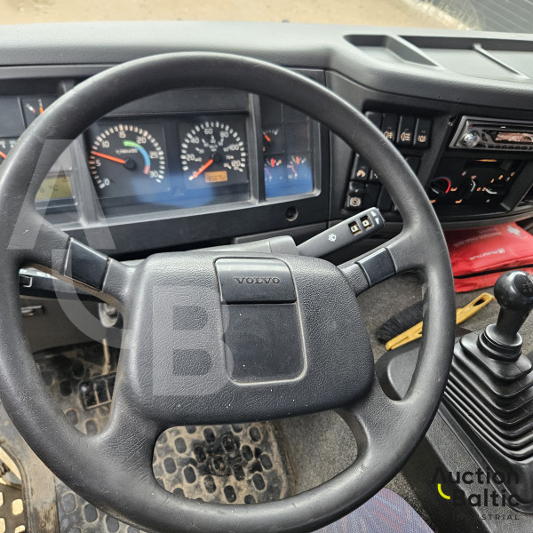 Volvo FL611