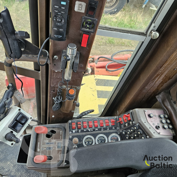Volvo Champion 740A