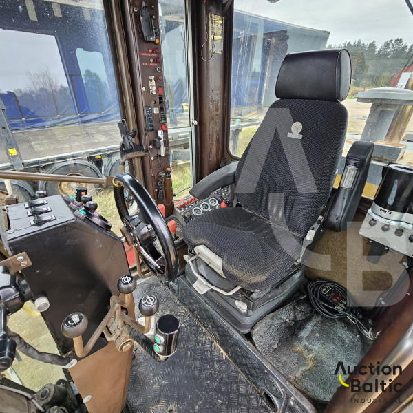 Volvo Champion 740A