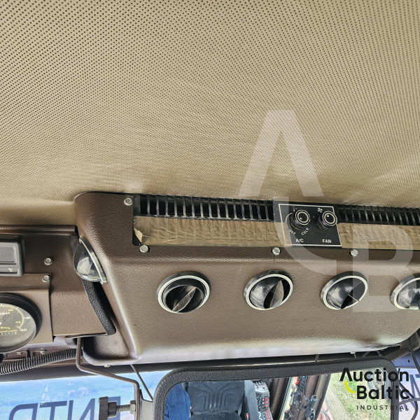 Volvo Champion 740A