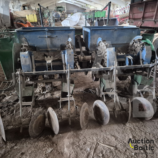 Potato planter