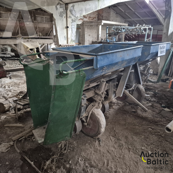 Potato planter