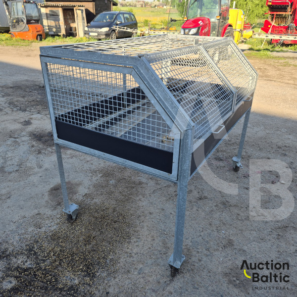 Animal cages (35 units)