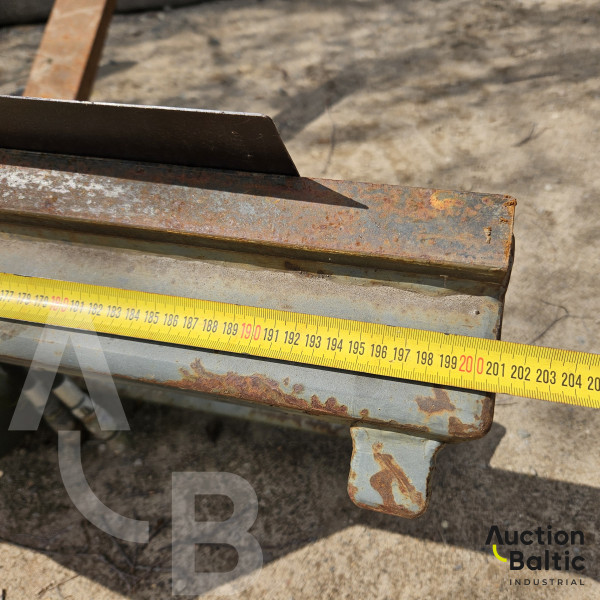 Manitou pallet forks