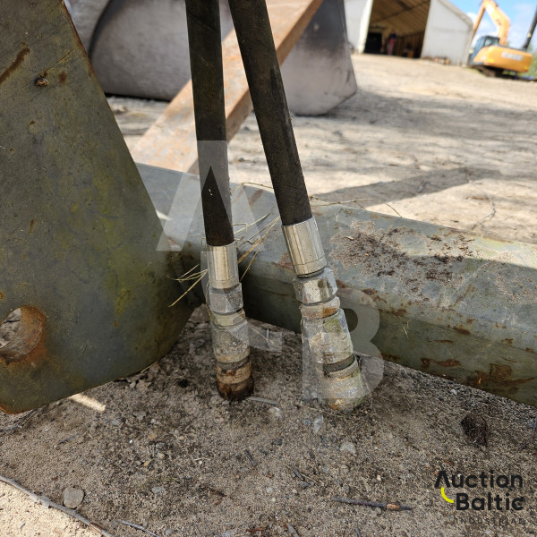 Manitou pallet forks