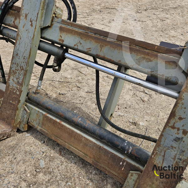 Manitou pallet forks