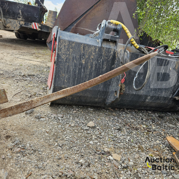 Manitou pallet forks