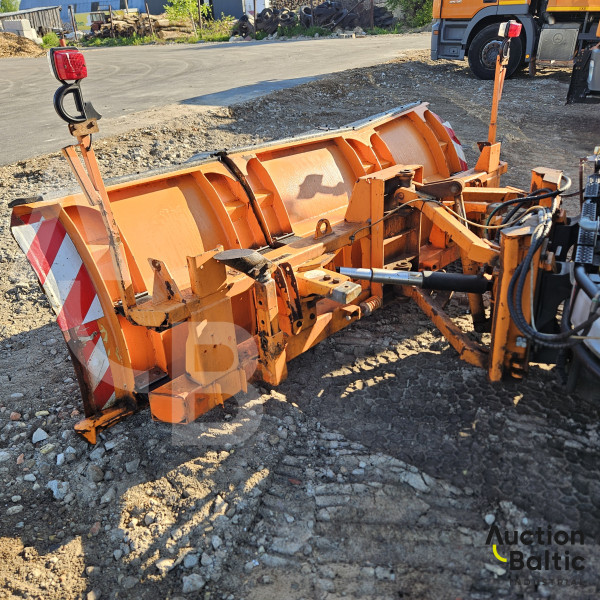 DAIMLERCHRYSLER UNIMOG U 290 405/10