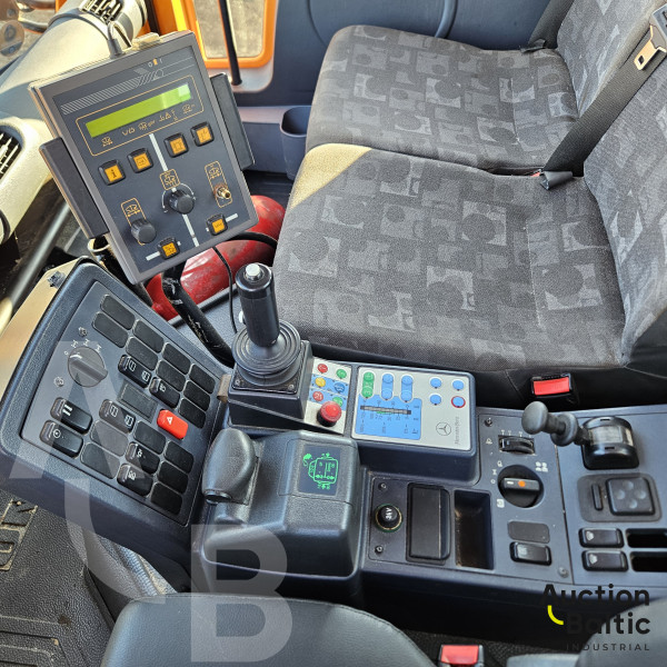 DAIMLERCHRYSLER UNIMOG U 290 405/10