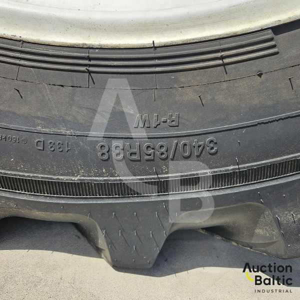 Valtra A-95-4