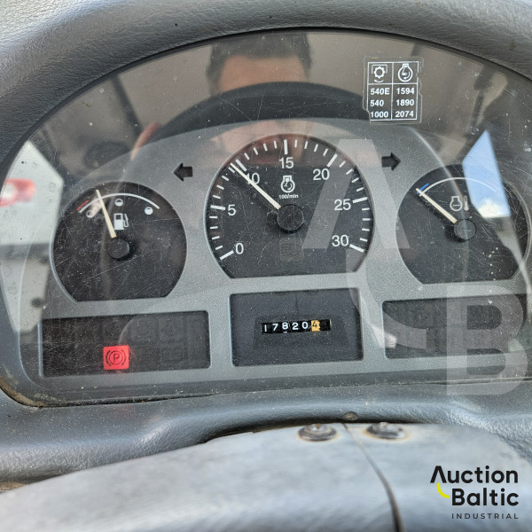 Valtra A-95-4