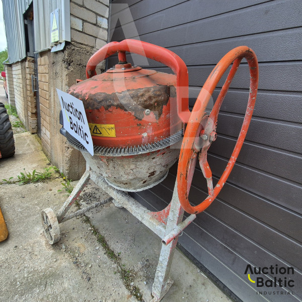 Concrete mixer