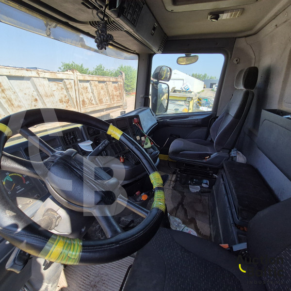 Scania T 124