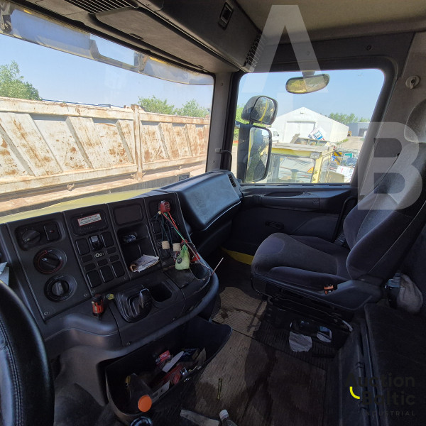 Scania T 124