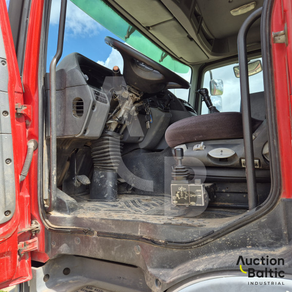 Mercedes-Benz Actros 3341