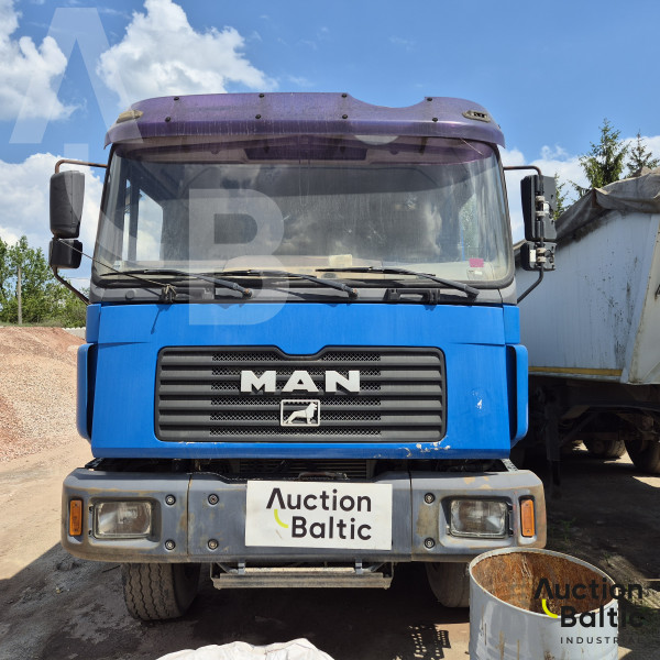 MAN F2000