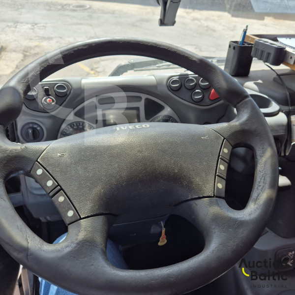Iveco AD260T35 + Palfinger PK36002