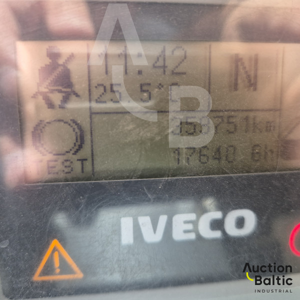 Iveco AD260T35 + Palfinger PK36002