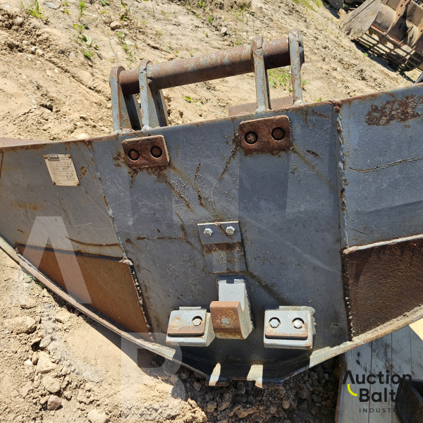 Engcon 10LE9 + bucket