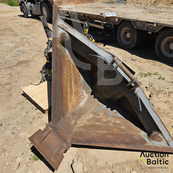 Engcon 10LE9 + bucket