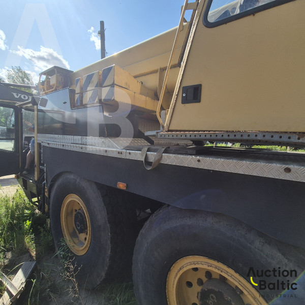 Demag AC 155