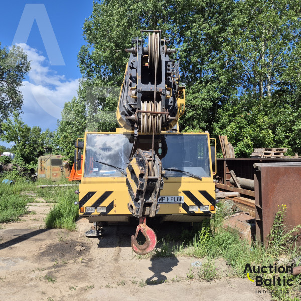Demag AC 155