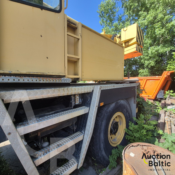 Demag AC 155