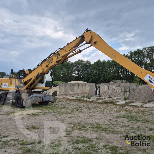 Liebherr 924