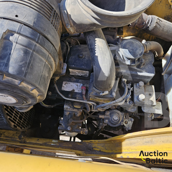Komatsu WB93S-5E0