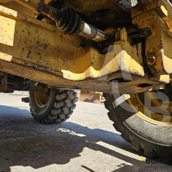 Komatsu WB93S-5E0