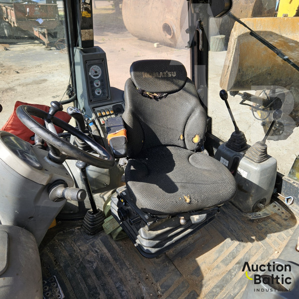 Komatsu WB93S-5E0