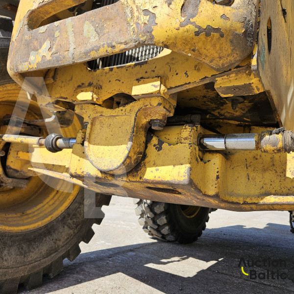 Komatsu WB93S-5E0