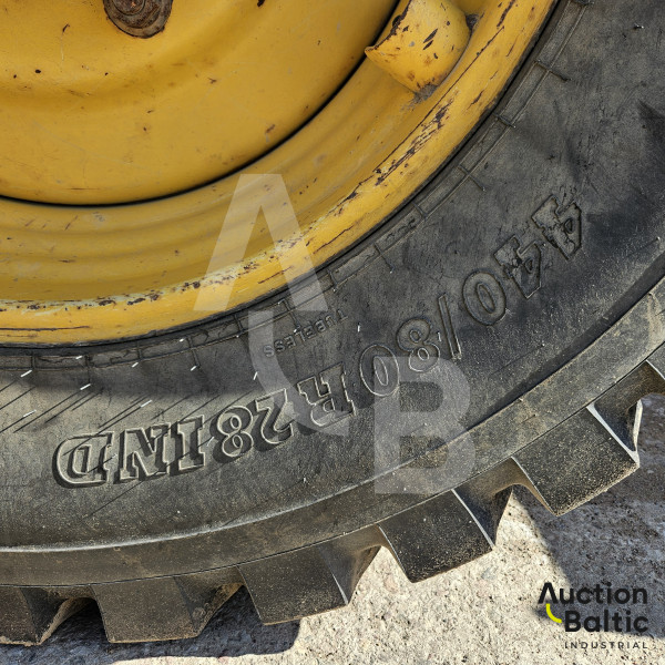 Komatsu WB93S-5E0