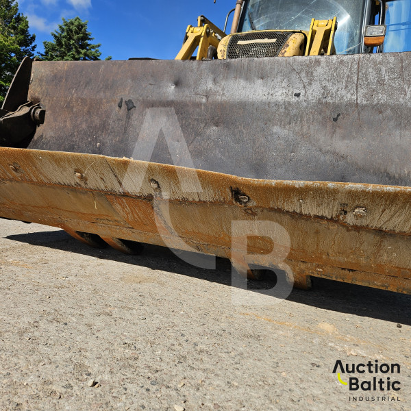 Komatsu WB93S-5E0