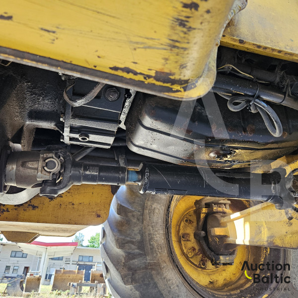 Komatsu WB93S-5